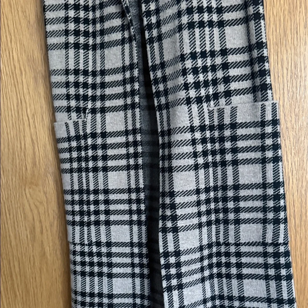 Plaid Sleeveless Vest- womens Medium - Picture 2 of 7